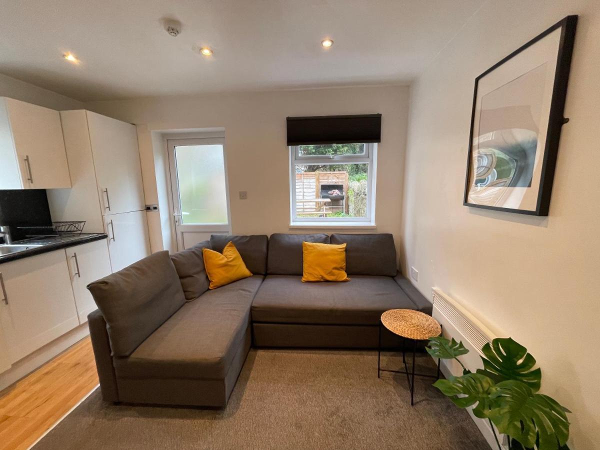 6 Person Apartment In City Centre 카디프 외부 사진