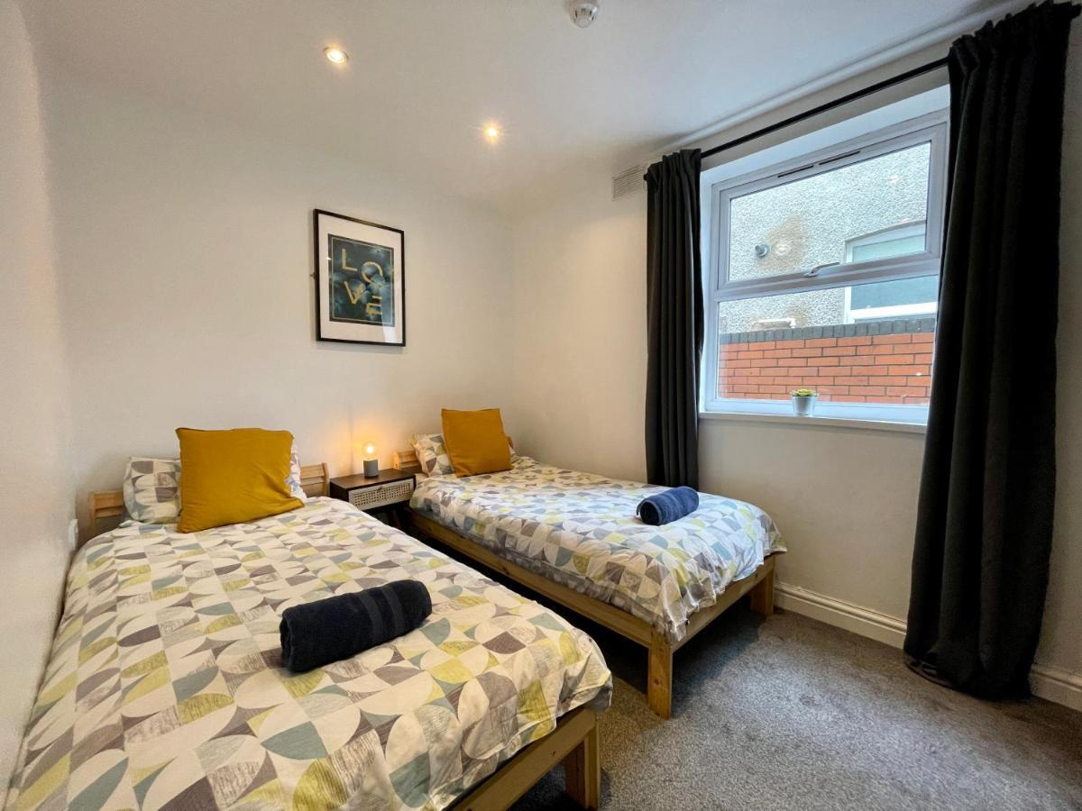 6 Person Apartment In City Centre 카디프 외부 사진